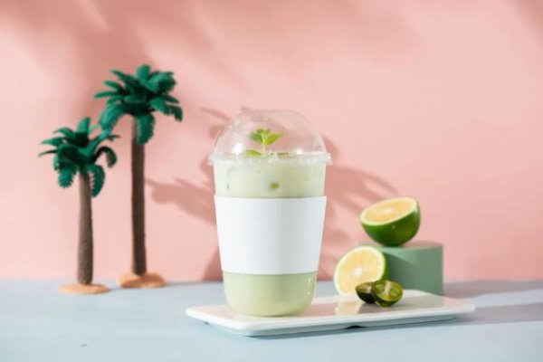 诚信双盈 奶茶包装现不雅生僻字，文化营销别踩错底线 | 新京报快评